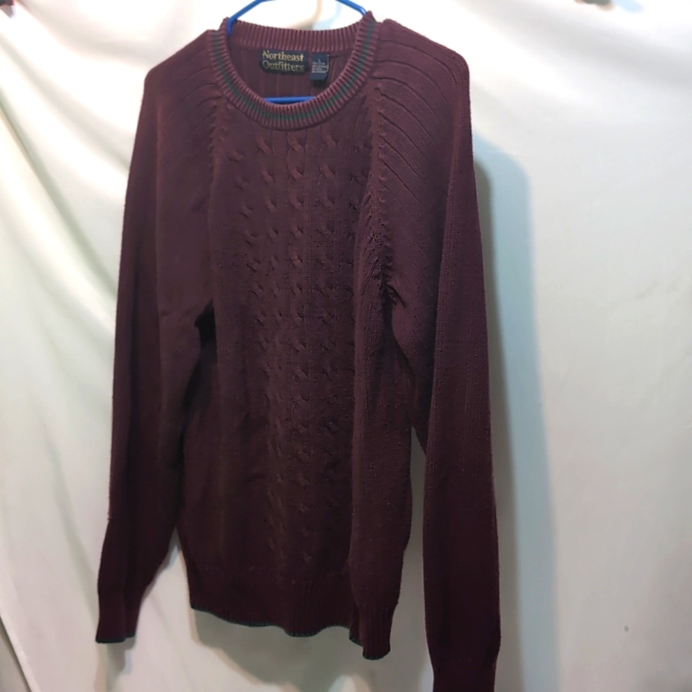 Northeast Outfitters cable knit maroon sweater size Large